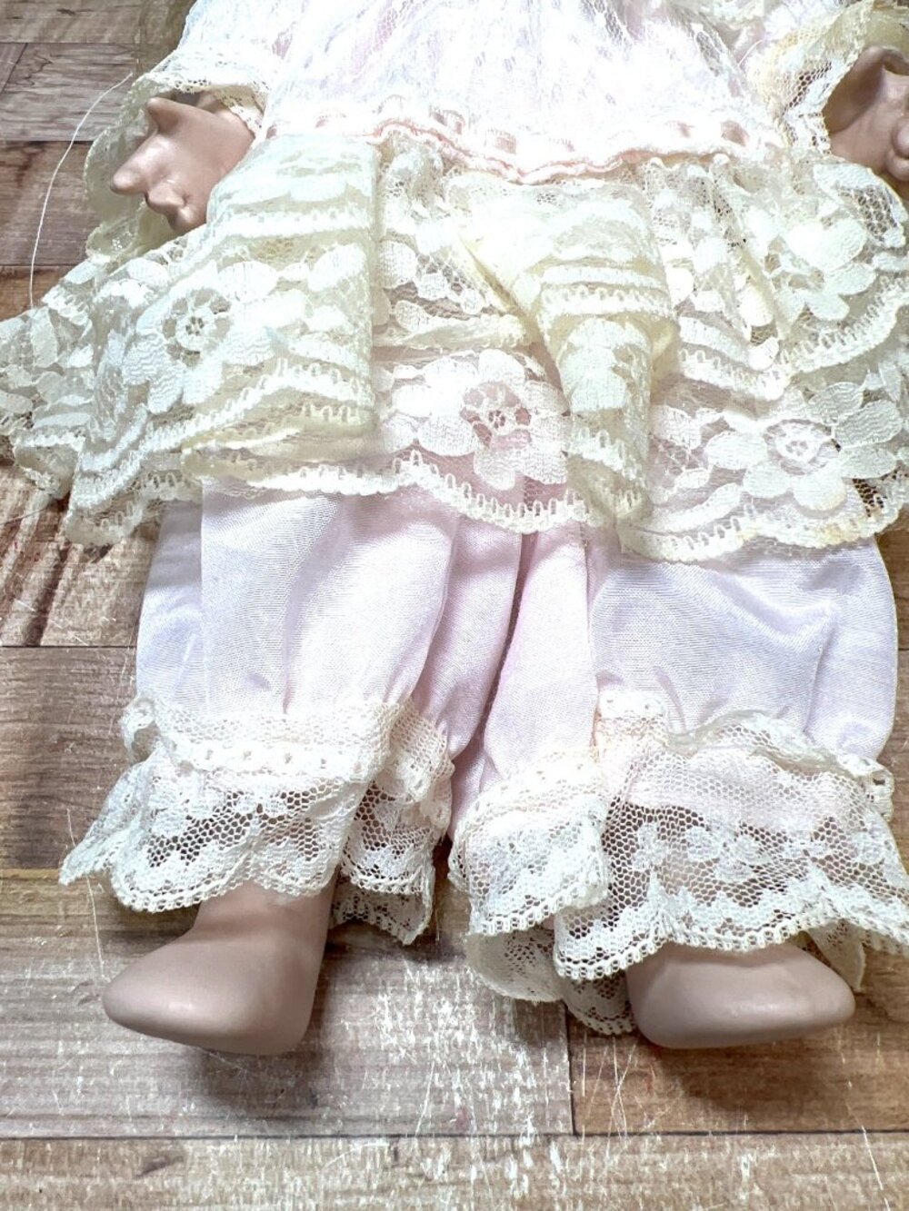 Porcelain Doll In Pink Lace Dress With Bonnet – Vintage Collectible - Picture 3 of 5